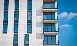 Fastighetsägare kan spara pengar genom ett stambyte i Stockholm